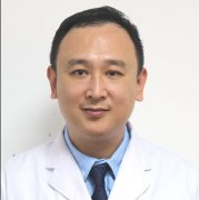 黄薇